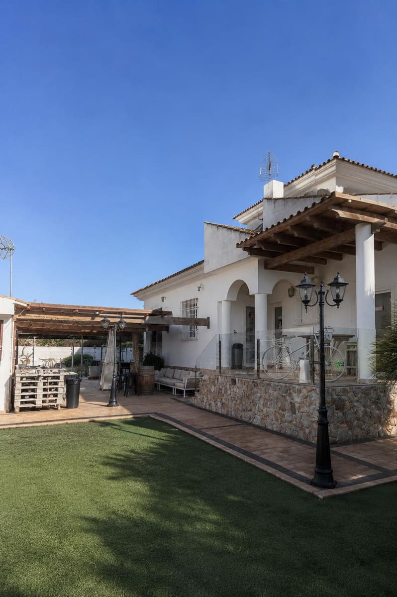 4 Zimmer Villa zu verkaufen in Alcantarilla mit Pool Garage - 730.000 € (Ref: 10124740)