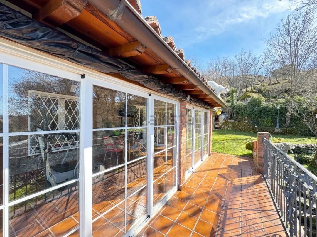 5 bedroom Finca/Country House for sale in Bejar with pool garage - € 550,000 (Ref: 10127282)