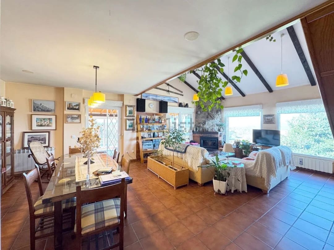 5 bedroom Finca/Country House for sale in Bejar with pool garage - € 550,000 (Ref: 10127282)