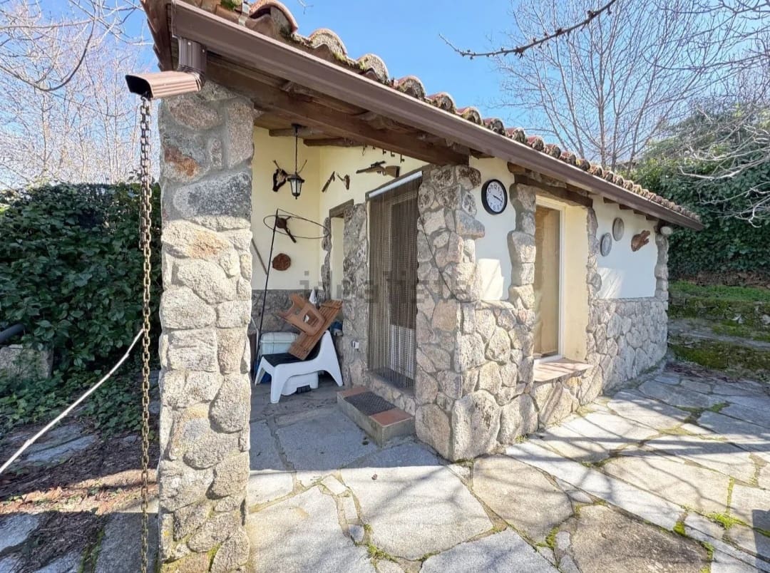 5 bedroom Finca/Country House for sale in Bejar with pool garage - € 550,000 (Ref: 10127282)