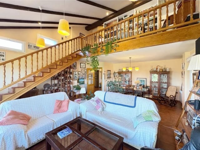 5 bedroom Finca/Country House for sale in Béjar with pool garage - € 550,000 (Ref: 10127282)
