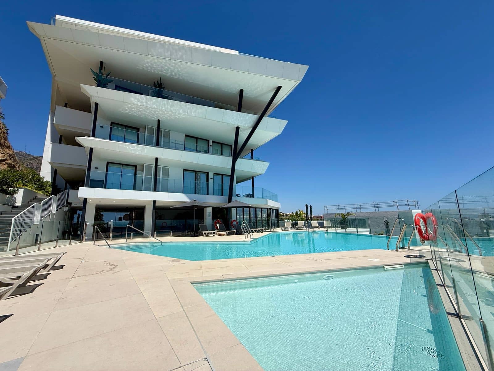 2 soveværelse Lejlighed til salg i Carvajal med swimmingpool garage - € 989.000 (Ref: 10135191)