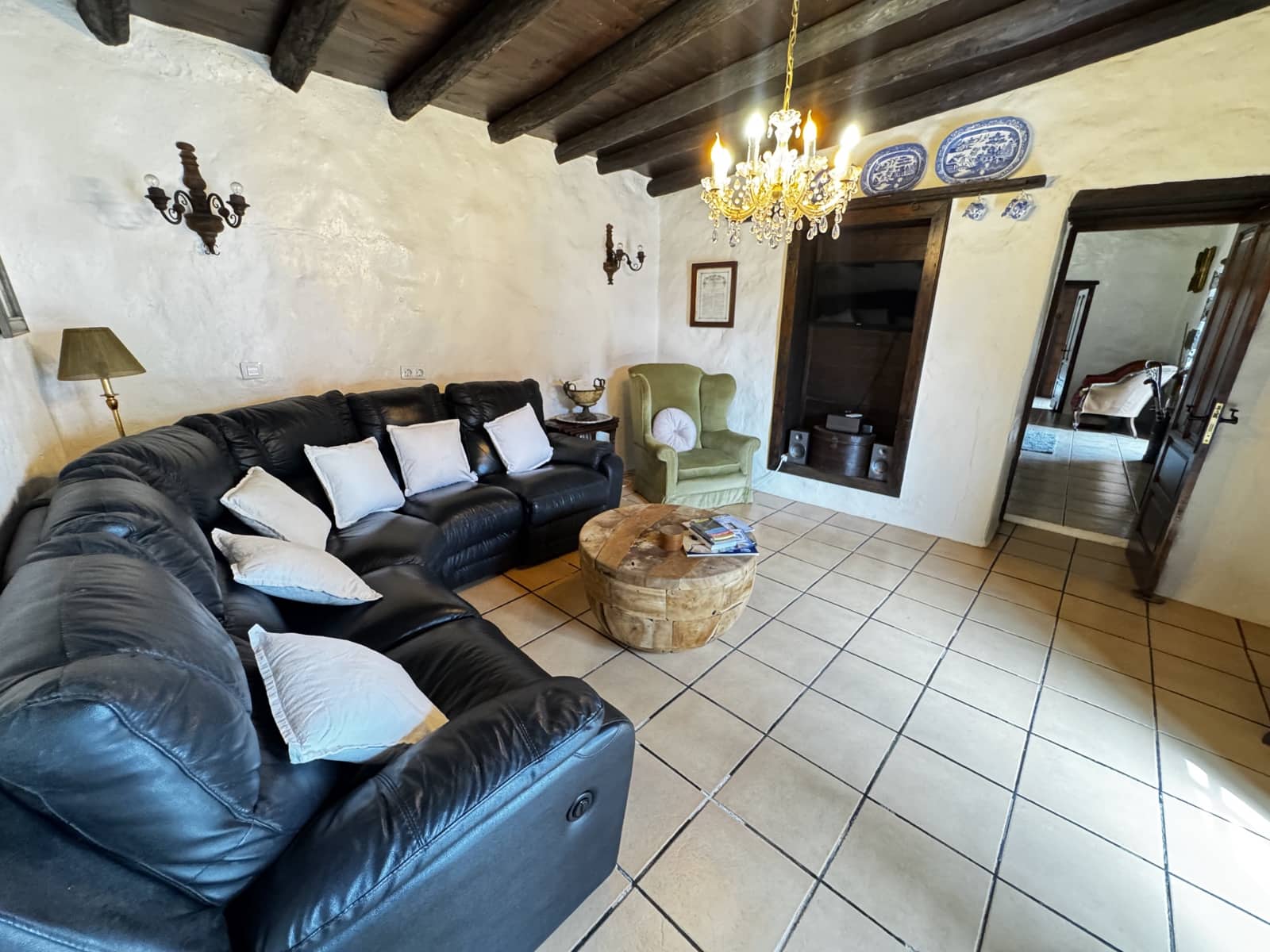 5 bedroom Finca/Country House for sale in Tinajo with pool - € 895,000 (Ref: 10141468)