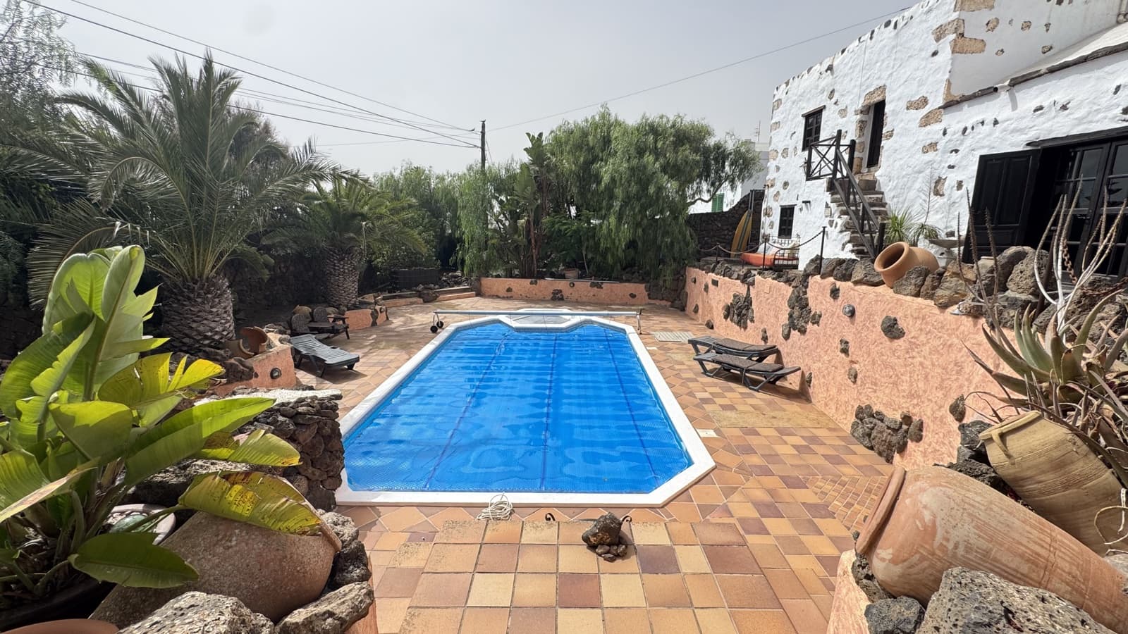 5 bedroom Finca/Country House for sale in Tinajo with pool - € 895,000 (Ref: 10141468)
