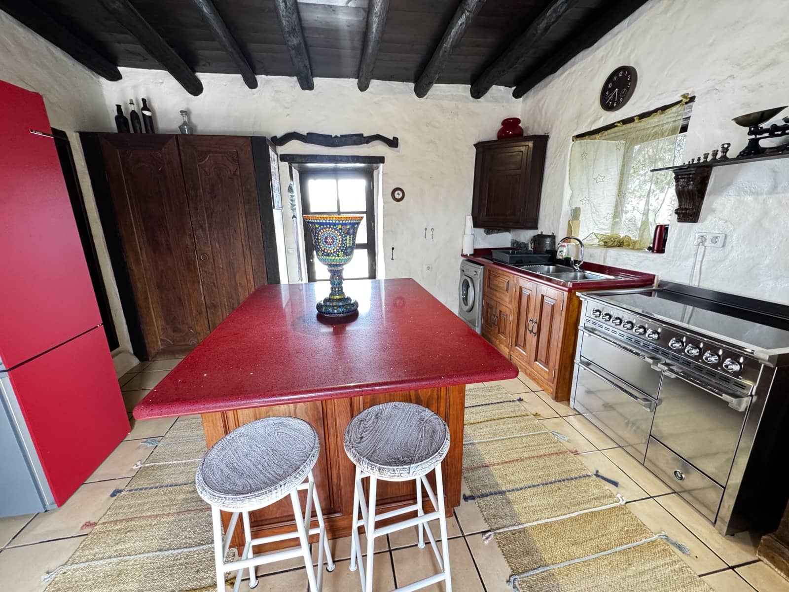 5 bedroom Finca/Country House for sale in Tinajo with pool - € 895,000 (Ref: 10141468)