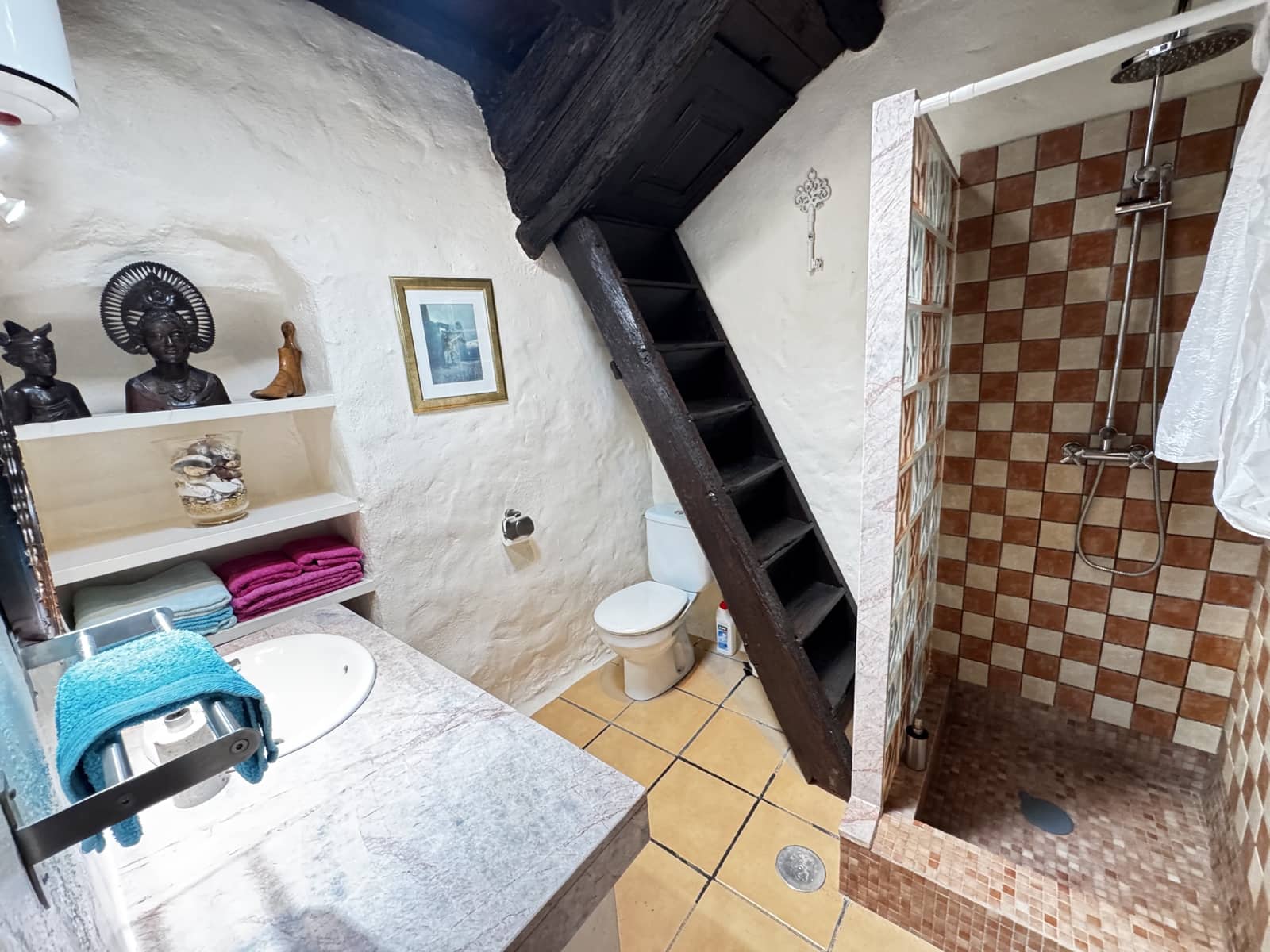 5 bedroom Finca/Country House for sale in Tinajo with pool - € 895,000 (Ref: 10141468)