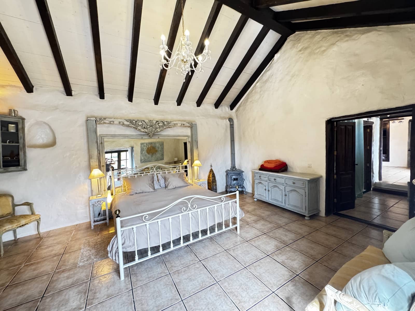 5 bedroom Finca/Country House for sale in Tinajo with pool - € 895,000 (Ref: 10141468)