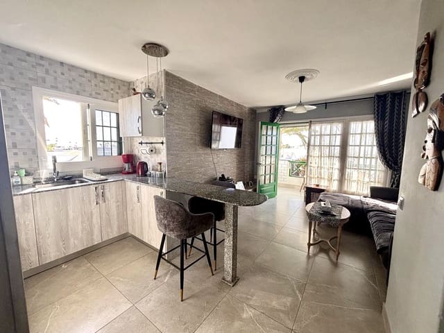 1 soveværelse Lejlighed til salg i Puerto del Carmen, Tías med swimmingpool - € 256.000 (Ref: 10145372)