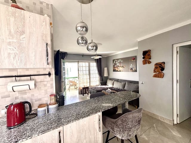 1 soveværelse Lejlighed til salg i Puerto del Carmen, Tías med swimmingpool - € 256.000 (Ref: 10145372)
