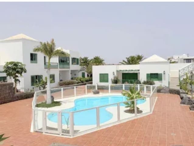 2 sypialnia Mieszkanie na sprzedaż w Costa Teguise, Teguise z basenem - 295 000 € (Ref: 10145373)
