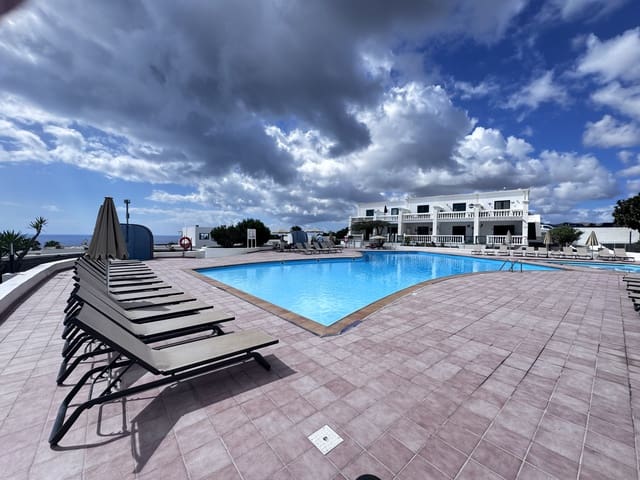 1 chambre Appartement à vendre à Puerto del Carmen, Tías avec piscine - 229 000 € (Ref: 10154356)
