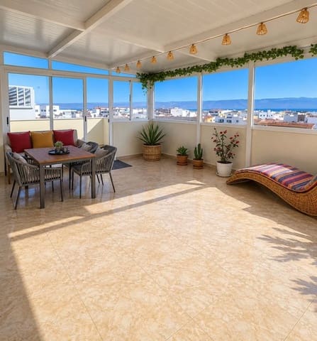 Penthouse til salgs i Vecindario, Santa Lucía de Tirajana med garasje - € 269 000 (Ref: 10136665)