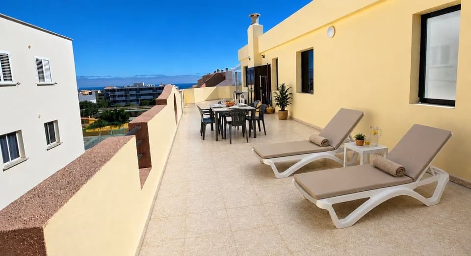 Penthouse til salgs i Vecindario med garasje - € 269 000 (Ref: 10136665)