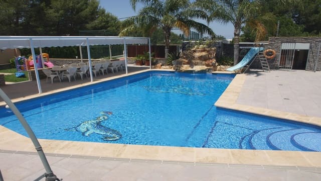 8 soveværelse Finca/Landehus til salg i Dénia med swimmingpool garage - € 935.000 (Ref: 10135149)