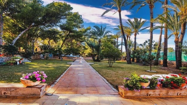 5 soveværelse Finca/Landehus til salg i Dénia med garage - € 2.380.000 (Ref: 10135150)