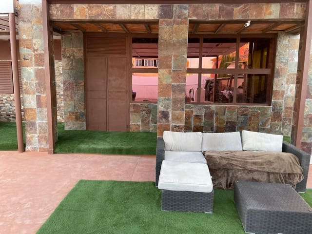 7 slaapkamer Villa te koop in Dos Hermanas met zwembad - € 948.000 (Ref: 10155790)