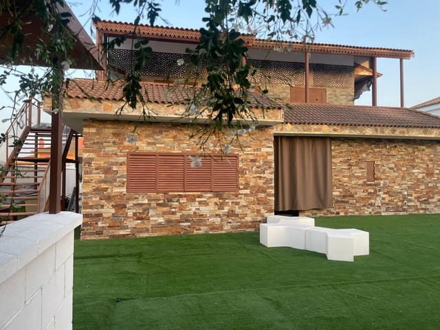 7 slaapkamer Villa te koop in Dos Hermanas met zwembad - € 948.000 (Ref: 10155790)
