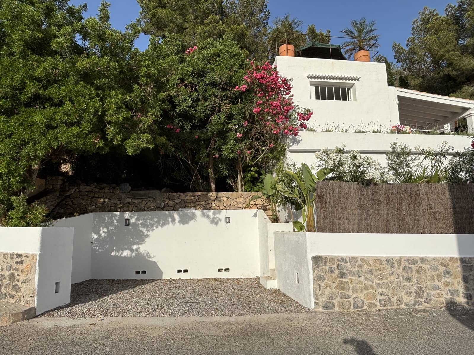 4 sypialnia Dom na sprzedaż w Santa Eulalia / Santa Eularia z basenem garażem - 2 350 000 € (Ref: 10173079)