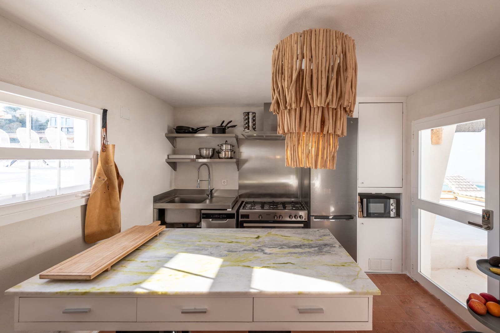 4 sypialnia Dom na sprzedaż w Santa Eulalia / Santa Eularia z basenem garażem - 2 350 000 € (Ref: 10173079)