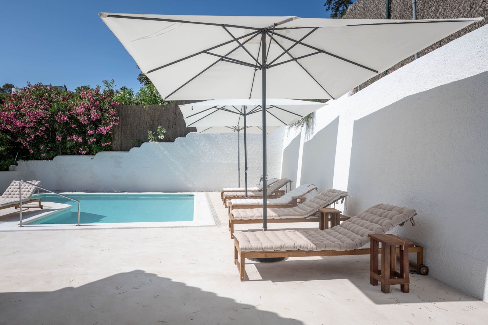 4 sypialnia Dom na sprzedaż w Santa Eulalia / Santa Eularia z basenem garażem - 2 350 000 € (Ref: 10173079)