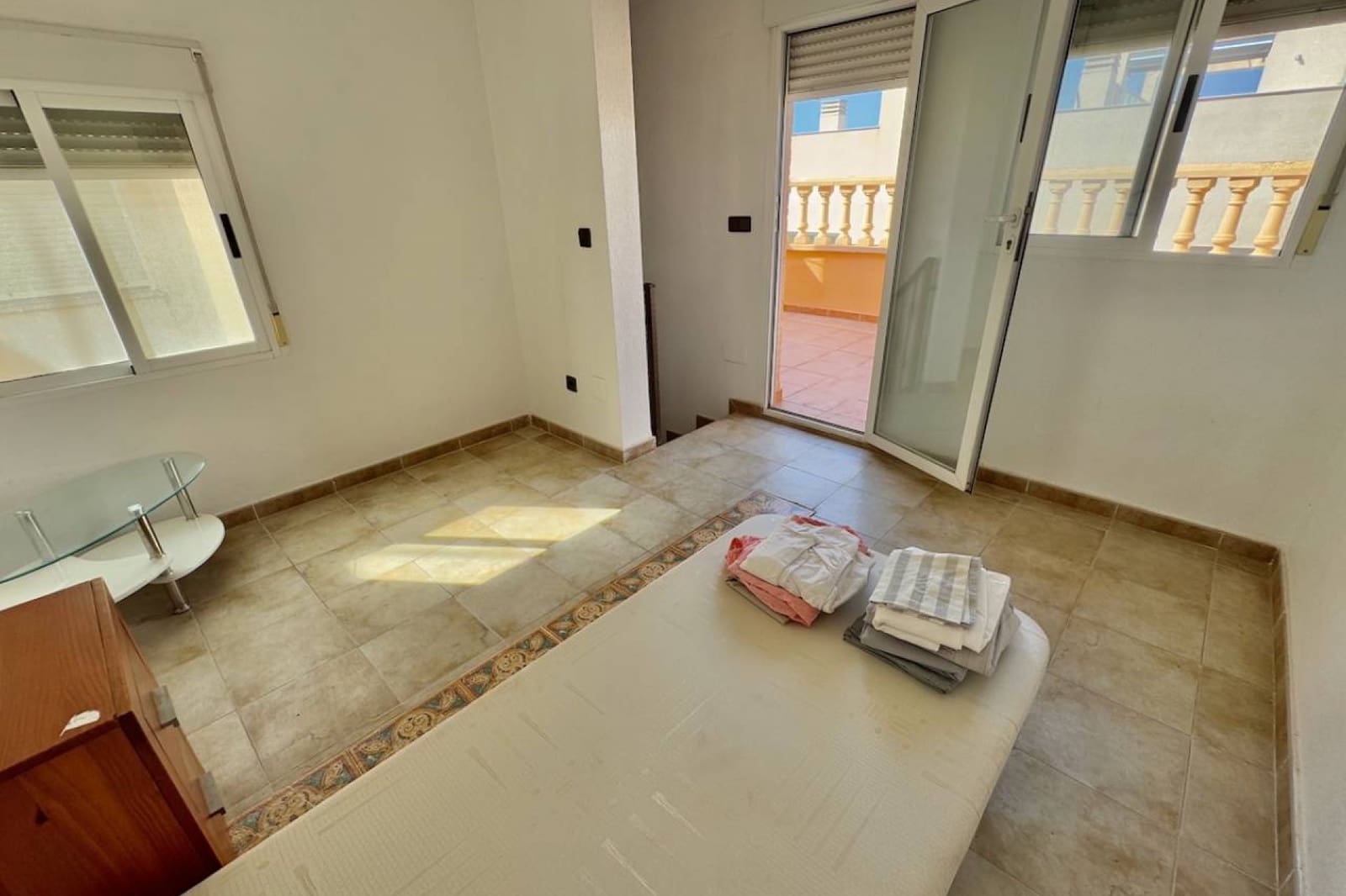 5 sypialnia Bungalow na sprzedaż w Guardamar del Segura z basenem garażem - 199 900 € (Ref: 10149321)