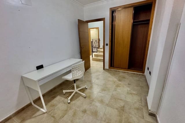 5 sypialnia Bungalow na sprzedaż w Guardamar del Segura z basenem garażem - 199 900 € (Ref: 10149321)