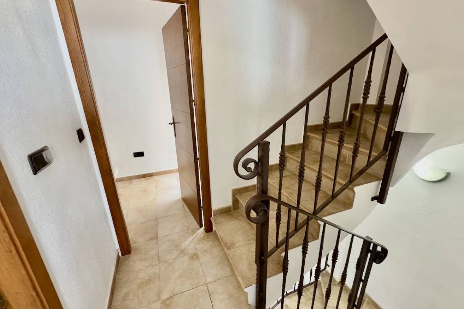 5 sypialnia Bungalow na sprzedaż w Guardamar del Segura z basenem garażem - 199 900 € (Ref: 10149321)