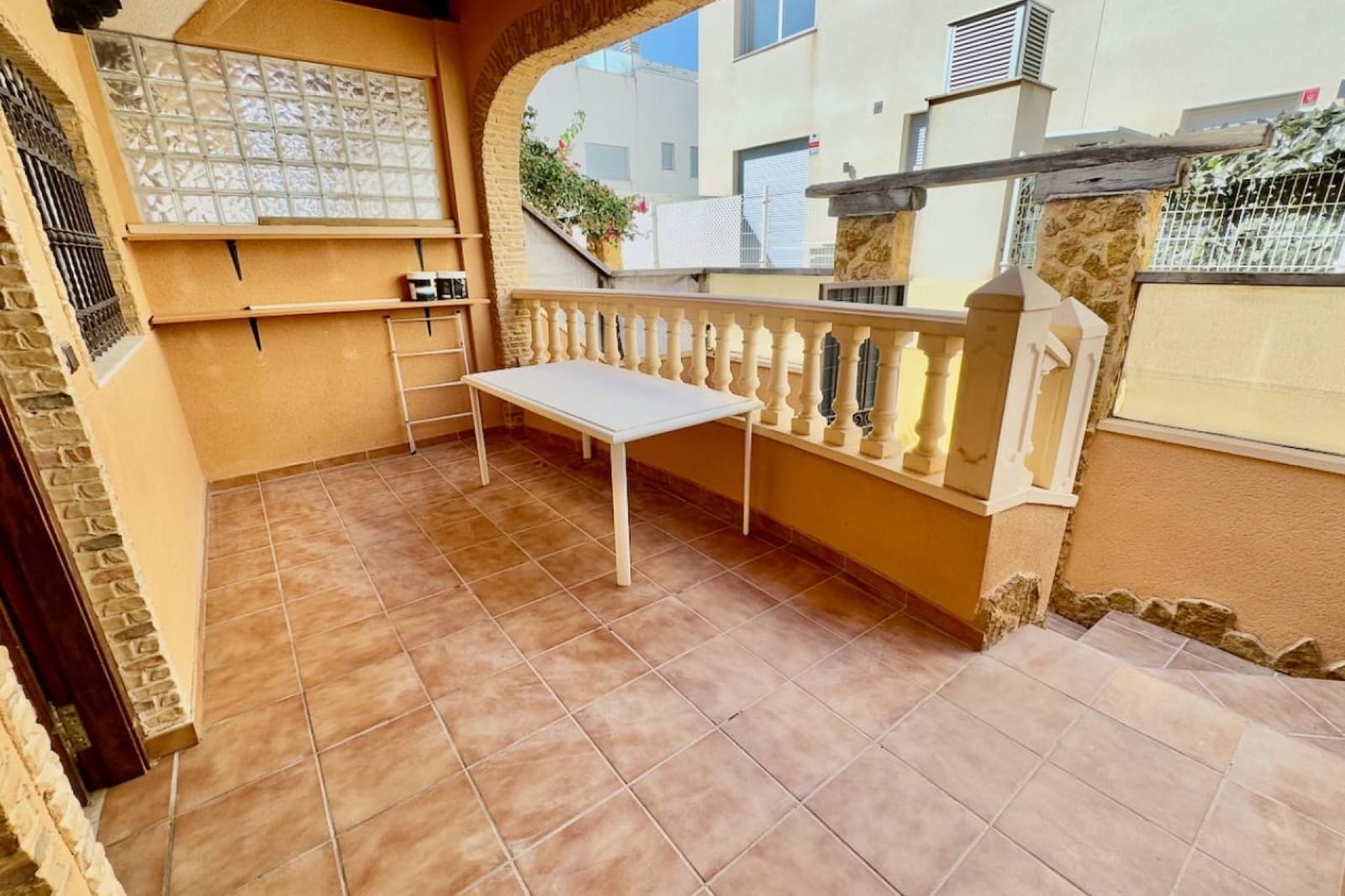 5 sypialnia Bungalow na sprzedaż w Guardamar del Segura z basenem garażem - 199 900 € (Ref: 10149321)