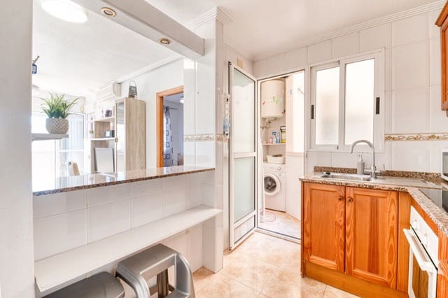 2 soverom Leilighet til salgs i Torrevieja med svømmebasseng garasje - € 159 900 (Ref: 10149326)