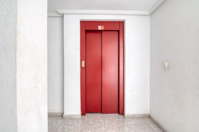 2 soverom Leilighet til salgs i Torrevieja med svømmebasseng garasje - € 159 900 (Ref: 10149326)