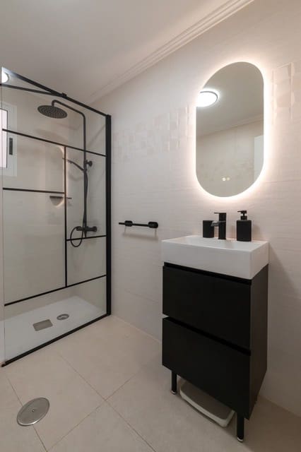 2 soverom Leilighet til salgs i Torrevieja med svømmebasseng garasje - € 159 900 (Ref: 10149326)