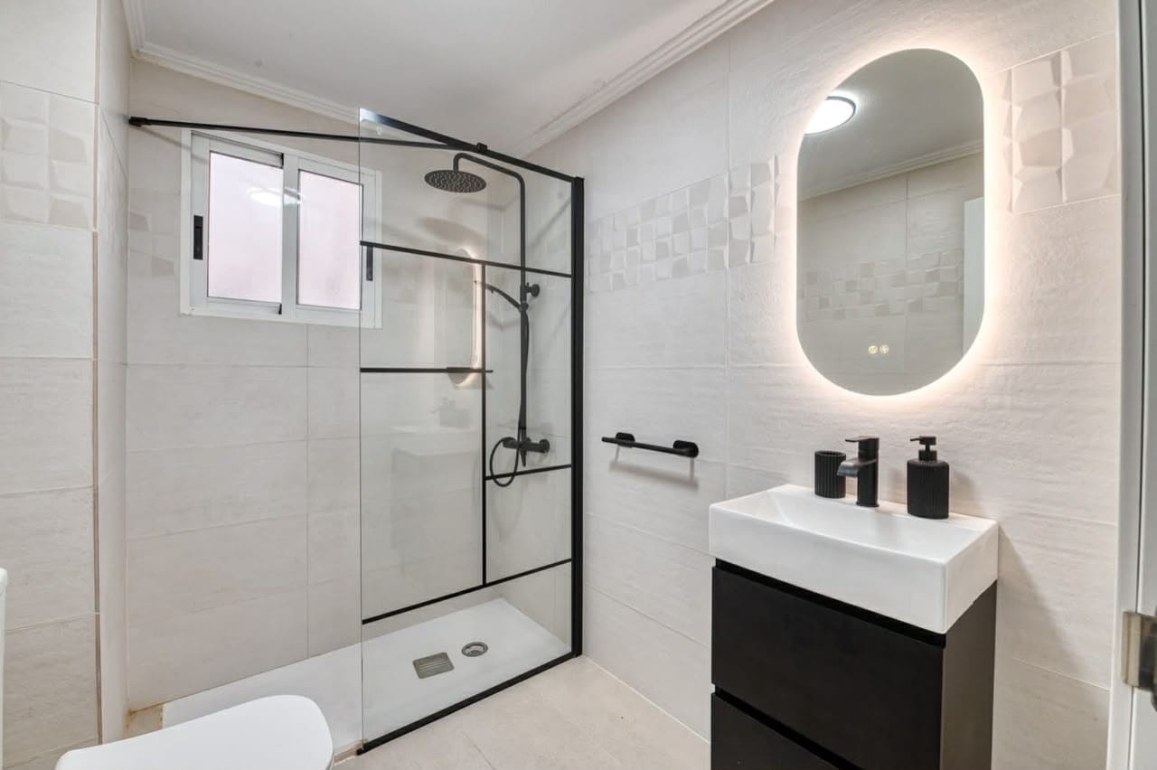 2 soverom Leilighet til salgs i Torrevieja med svømmebasseng garasje - € 159 900 (Ref: 10149326)