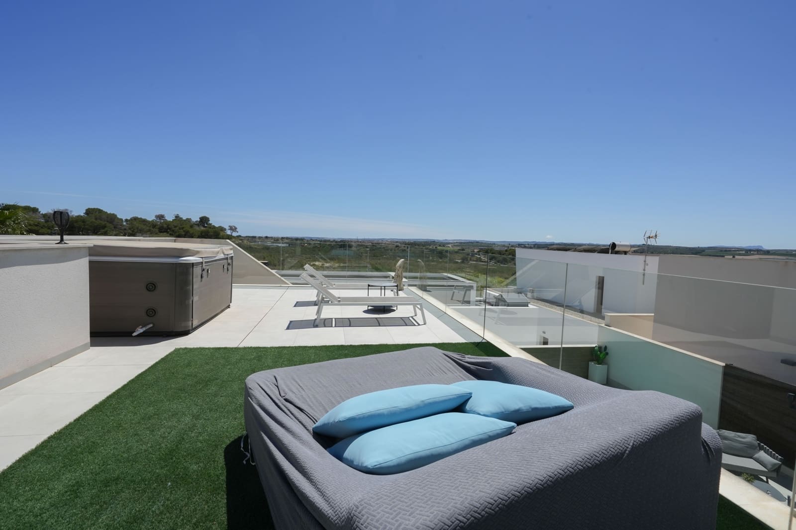 4 bedroom Villa for sale in Benijofar with pool garage - € 640,000 (Ref: 10150524)