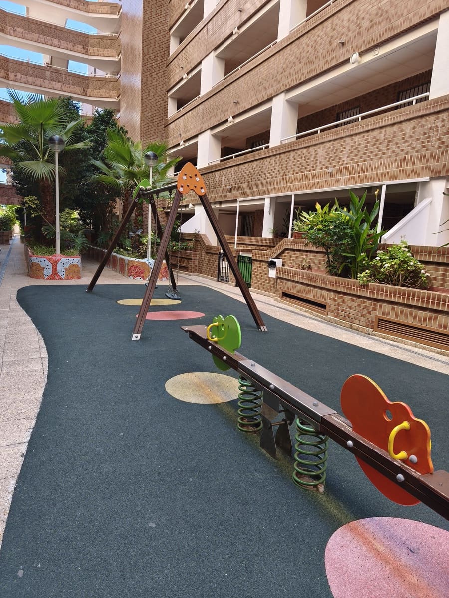 2 quarto Apartamento de Praia para venda em Oropesa  com piscina garagem - 163 000 € (Ref: 10144995)