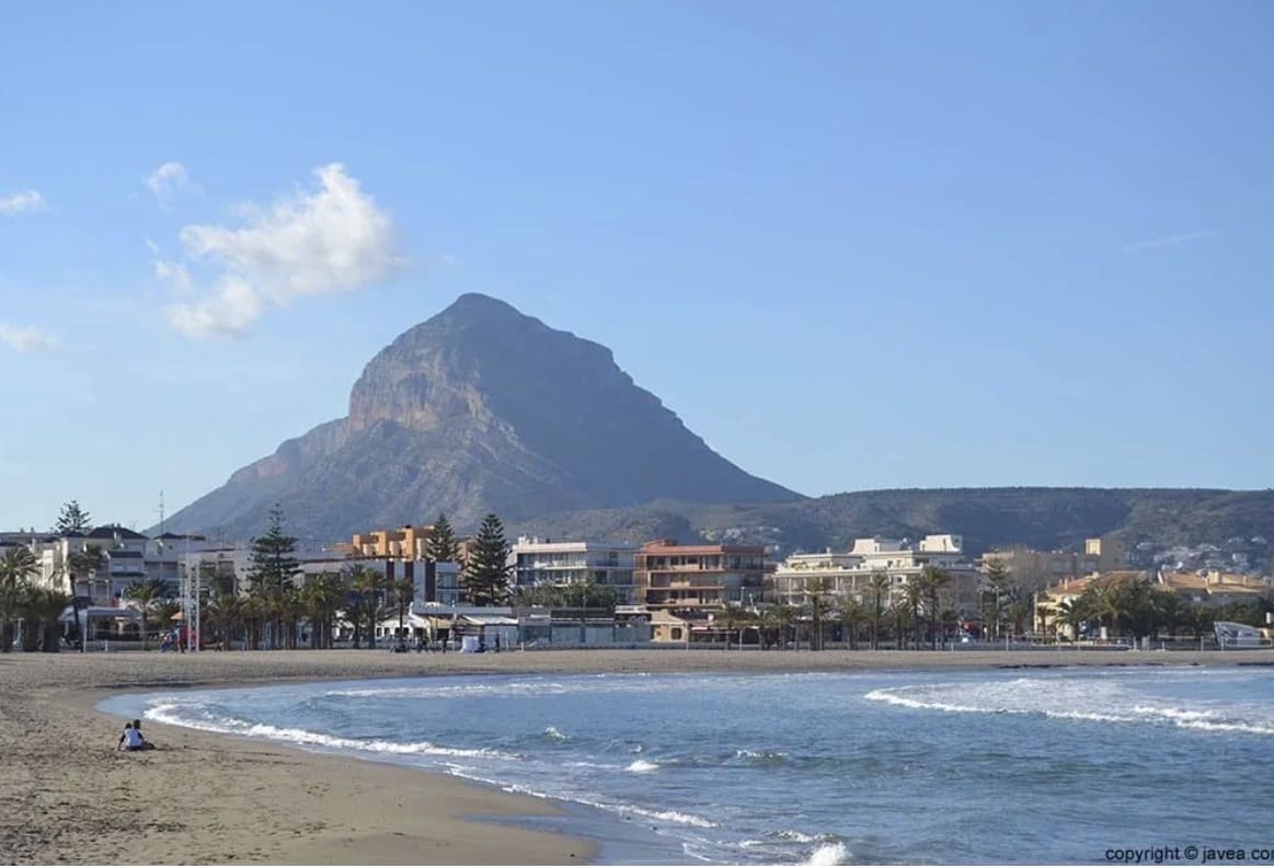 4 slaapkamer Bungalow te koop in Javea / Xabia met garage - € 670.000 (Ref: 10140473)