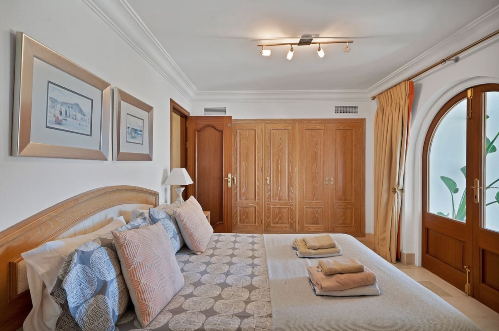 6 soverom Villa til salgs i Marbella med svømmebasseng garasje - € 2 800 000 (Ref: 10148156)
