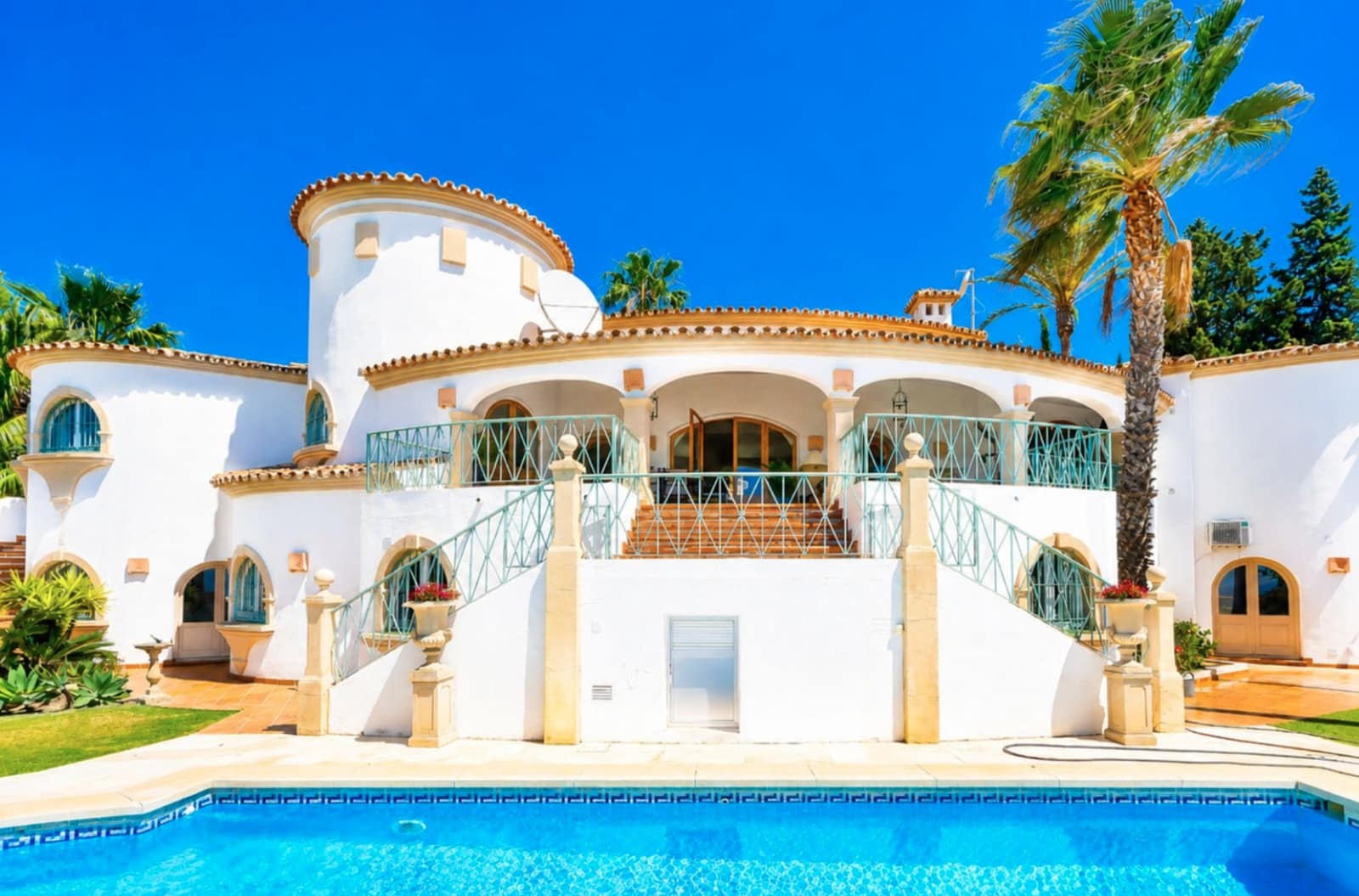 6 soverom Villa til salgs i Marbella med svømmebasseng garasje - € 2 800 000 (Ref: 10148156)