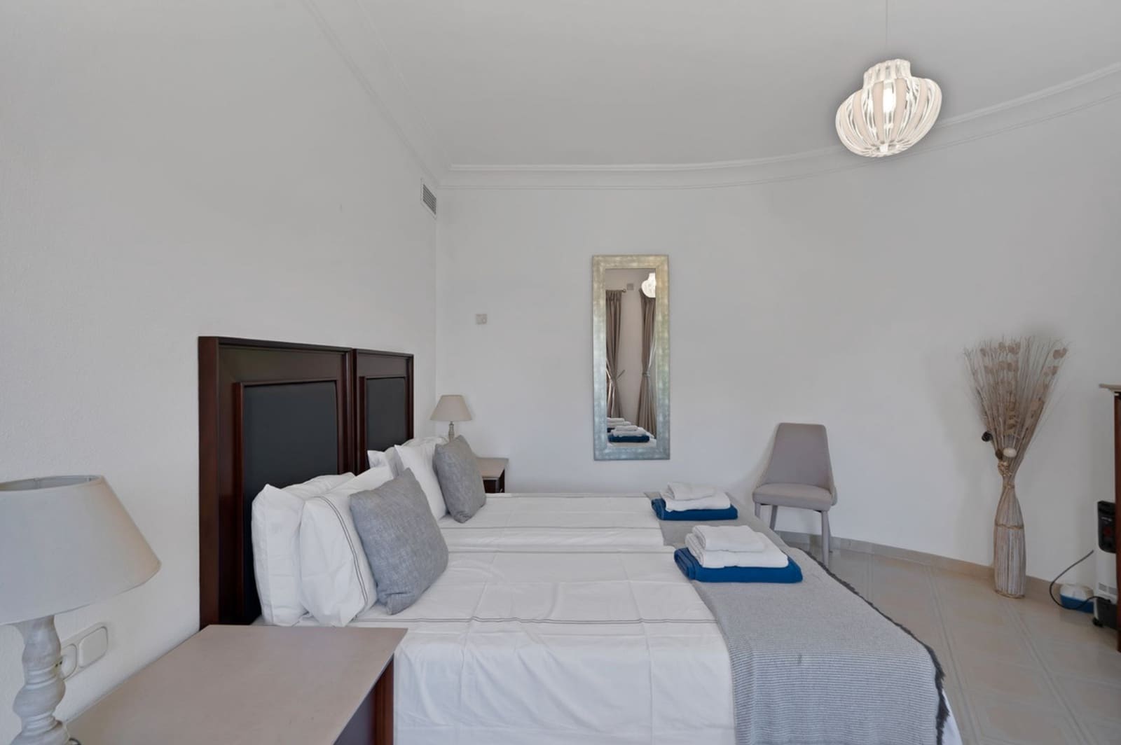 6 soverom Villa til salgs i Marbella med svømmebasseng garasje - € 2 800 000 (Ref: 10148156)