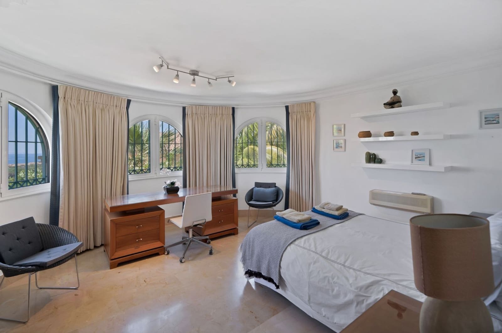 6 soverom Villa til salgs i Marbella med svømmebasseng garasje - € 2 800 000 (Ref: 10148156)