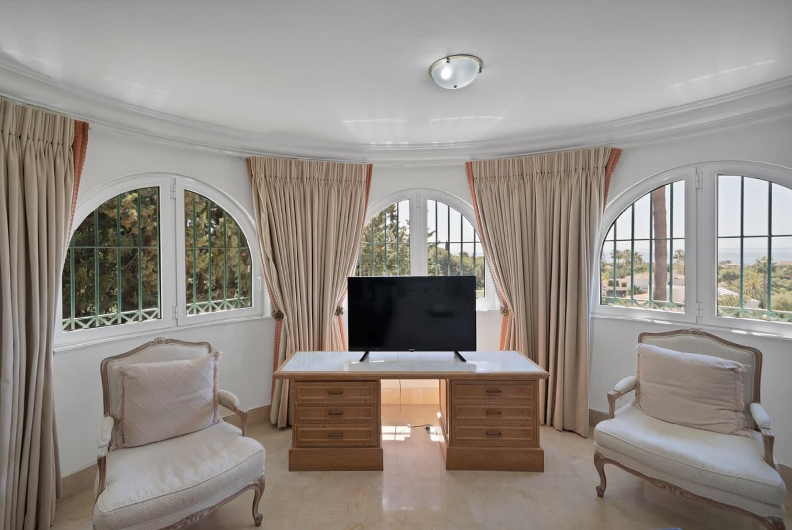 6 soverom Villa til salgs i Marbella med svømmebasseng garasje - € 2 800 000 (Ref: 10148156)