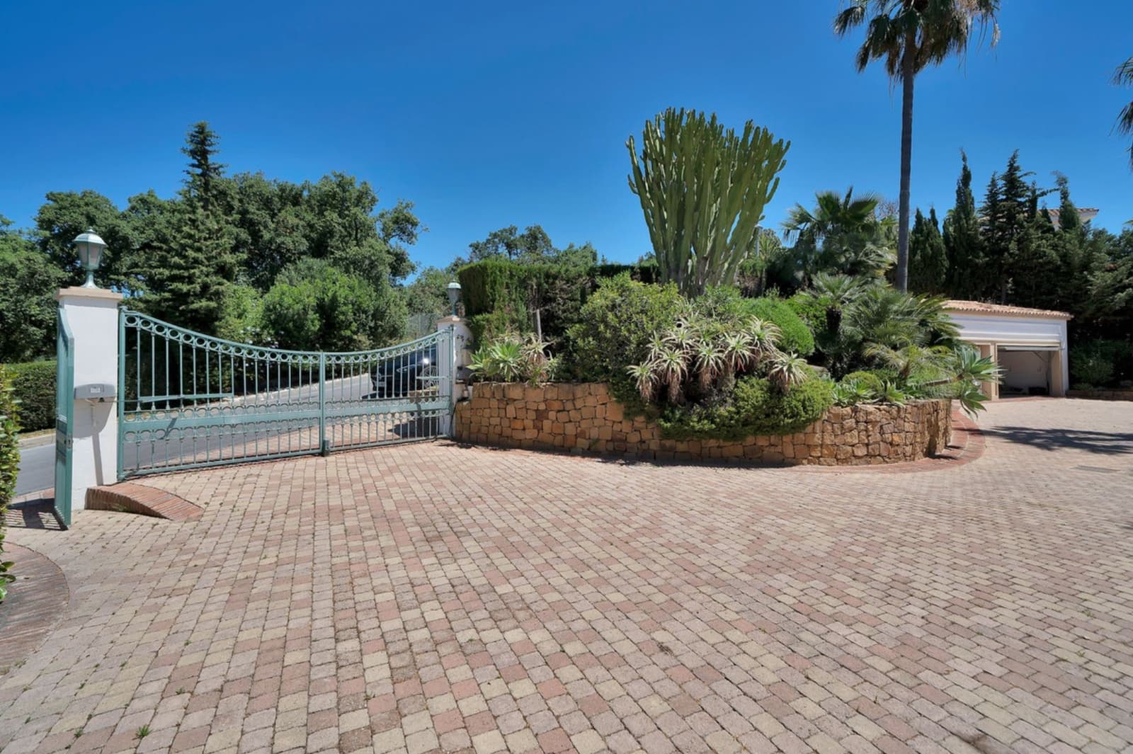6 soverom Villa til salgs i Marbella med svømmebasseng garasje - € 2 800 000 (Ref: 10148156)