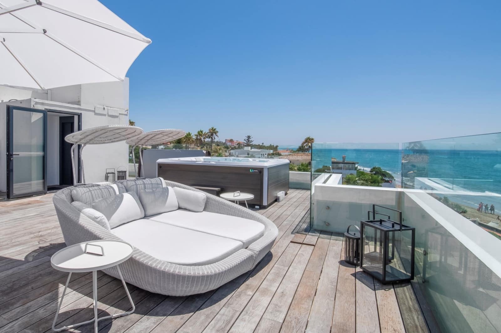 6 bedroom Villa for sale in Costabella with pool garage - € 6,000,000 (Ref: 10149306)