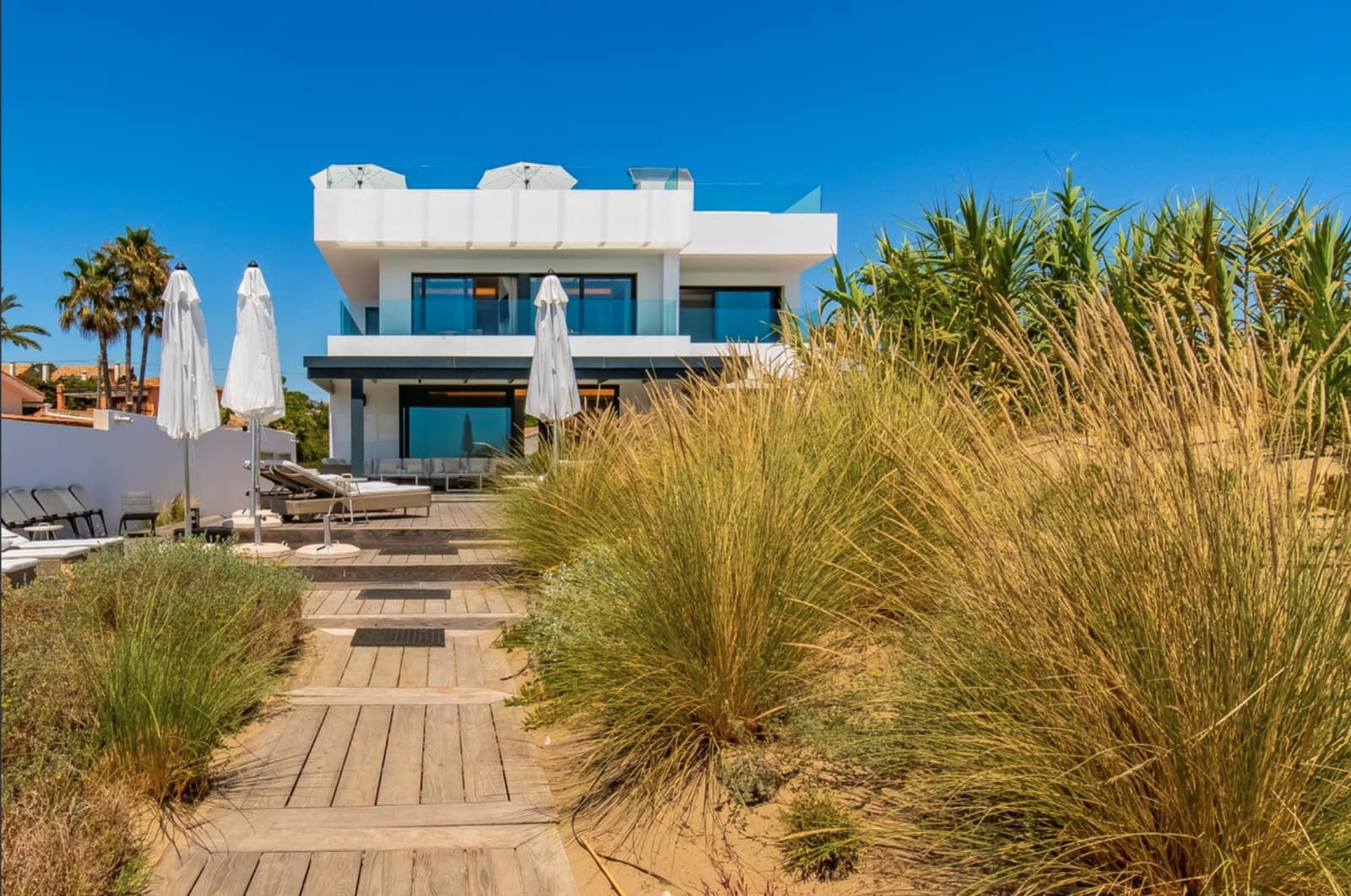 6 bedroom Villa for sale in Costabella with pool garage - € 6,000,000 (Ref: 10149306)