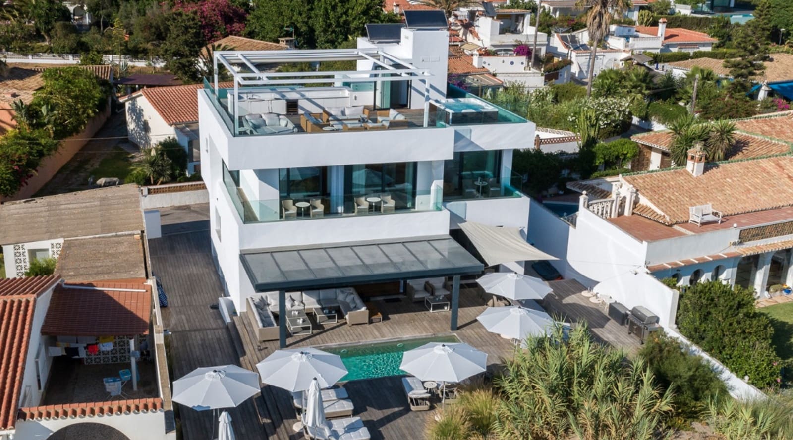 6 bedroom Villa for sale in Costabella with pool garage - € 6,000,000 (Ref: 10149306)