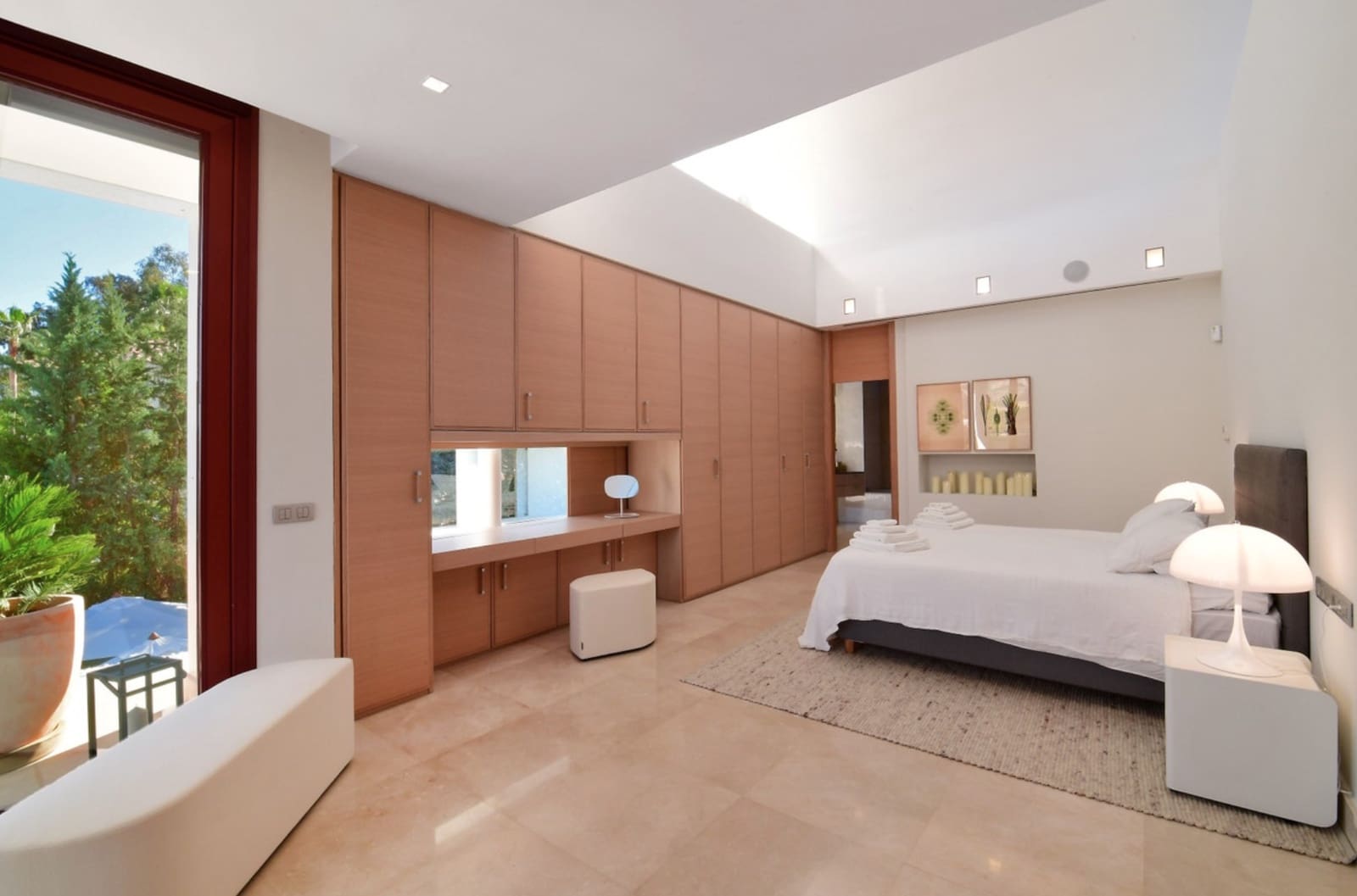 7 slaapkamer Villa te koop in Nueva Andalucia met zwembad garage - € 4.400.000 (Ref: 10149316)