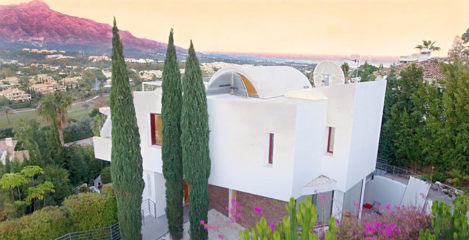 7 slaapkamer Villa te koop in Nueva Andalucia met zwembad garage - € 4.400.000 (Ref: 10149316)