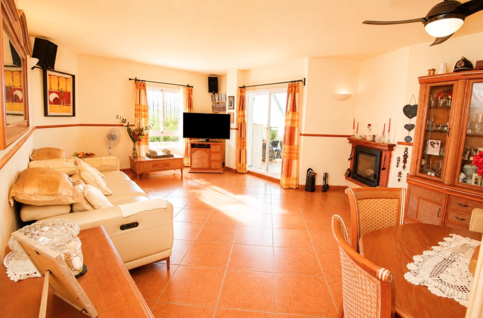 Apartment for sale in Nueva Andalucia with pool garage - € 450,000 (Ref: 10153912)