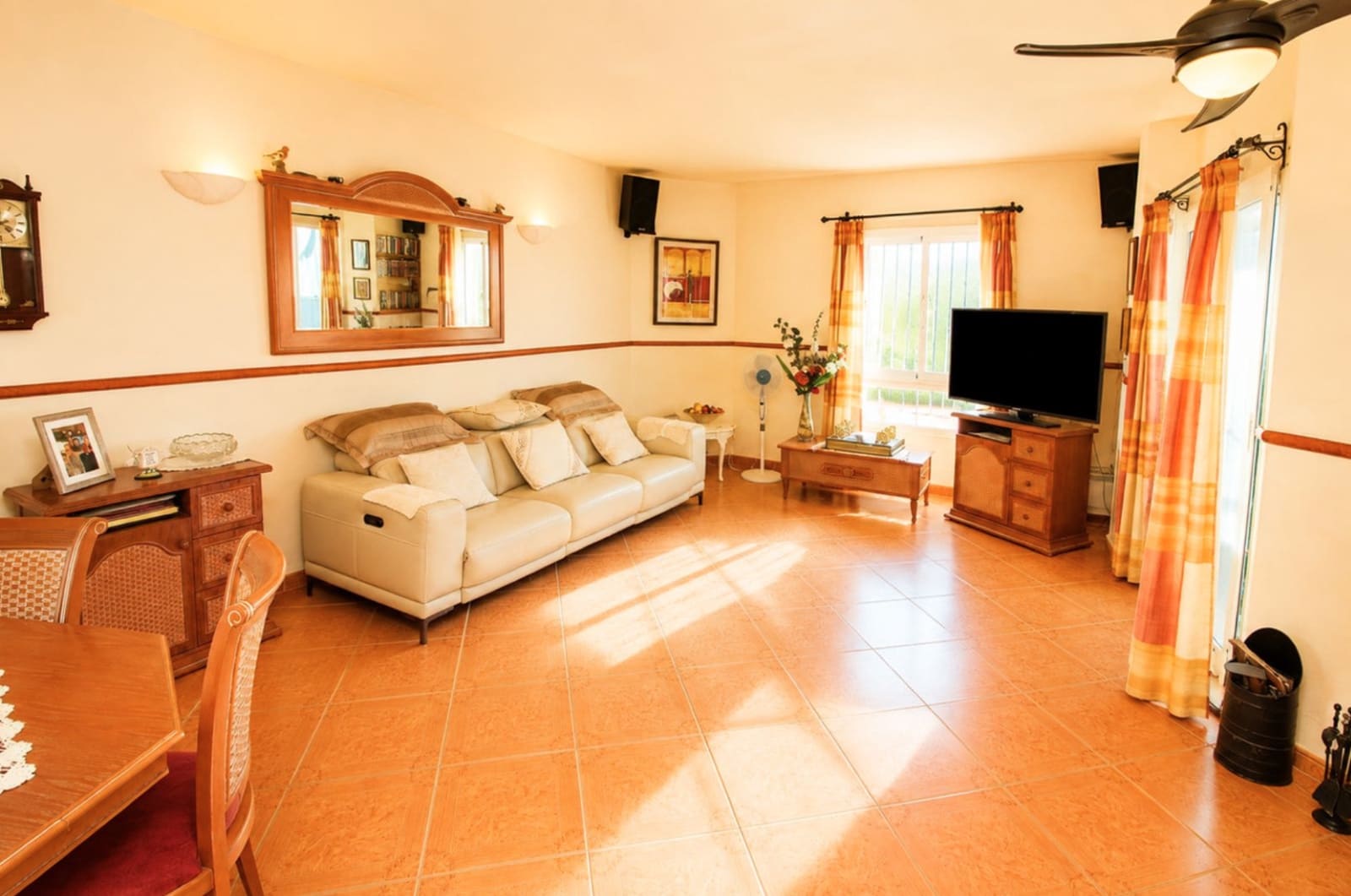 Apartment for sale in Nueva Andalucia with pool garage - € 450,000 (Ref: 10153912)