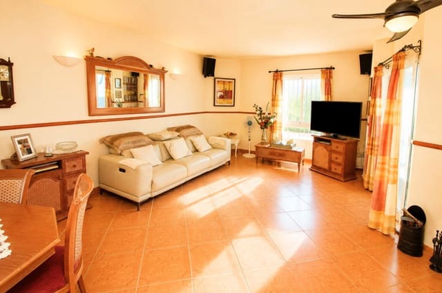 Apartment for sale in La Dama de Noche - La Alzambra, Marbella with pool garage - € 450,000 (Ref: 10153912)
