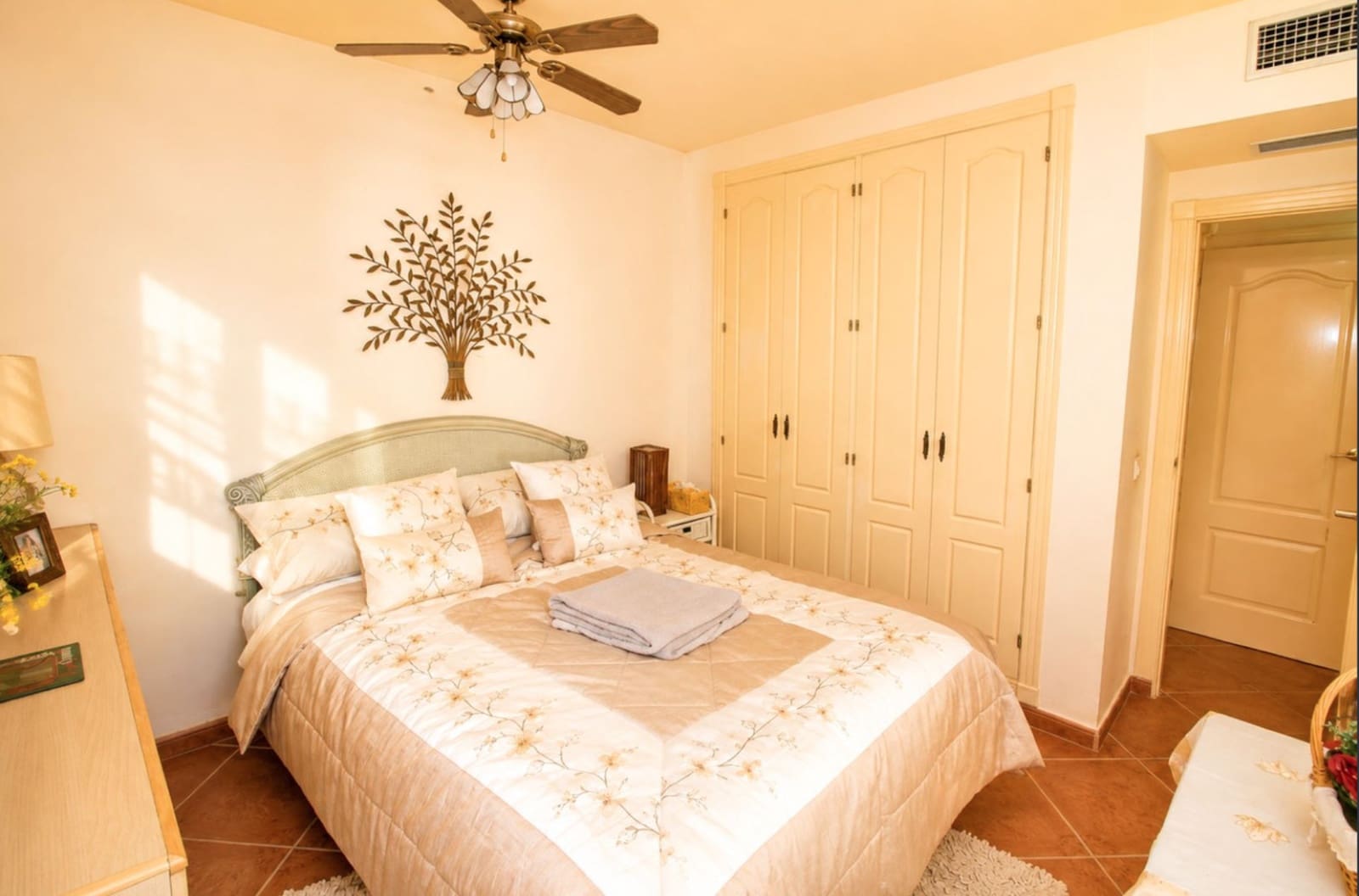 Apartment for sale in Nueva Andalucia with pool garage - € 450,000 (Ref: 10153912)